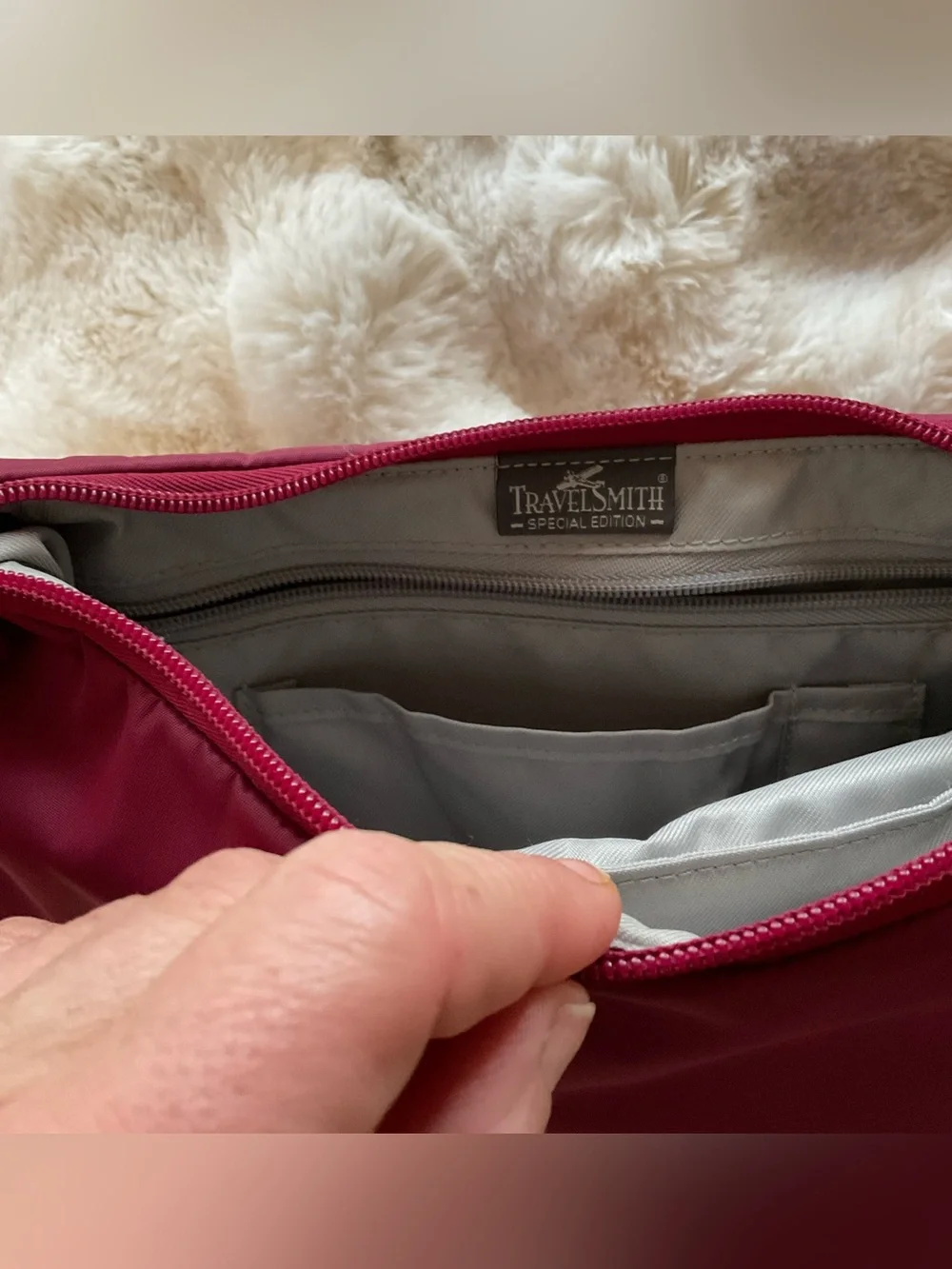 Pacsafe CitySafe CS-100 Anti-Theft Crossbody Bag, burgundy, EUC